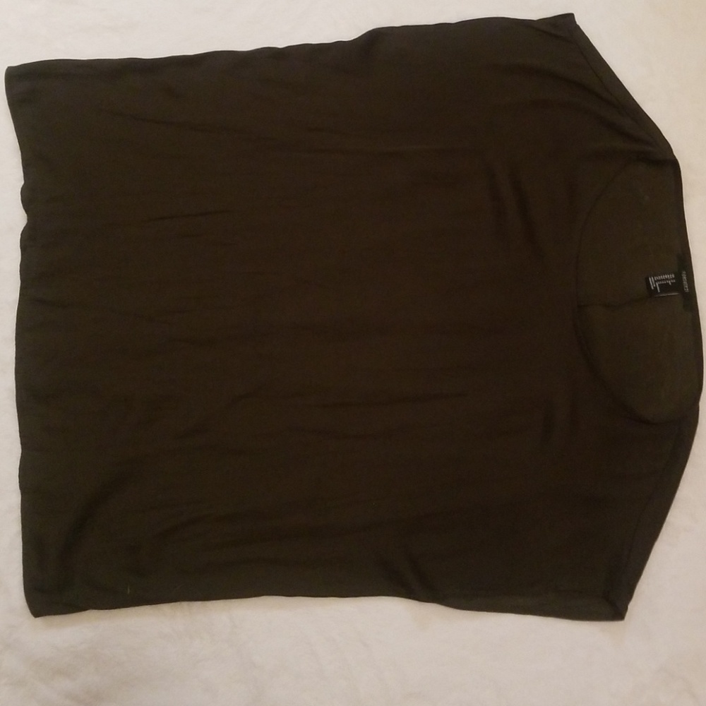 Silky dark green tshirt